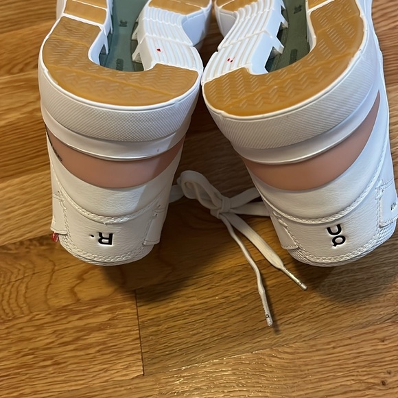 On Running The Roger Clubhouses Mid Size 10.5 NEW - Picture 10 of 13